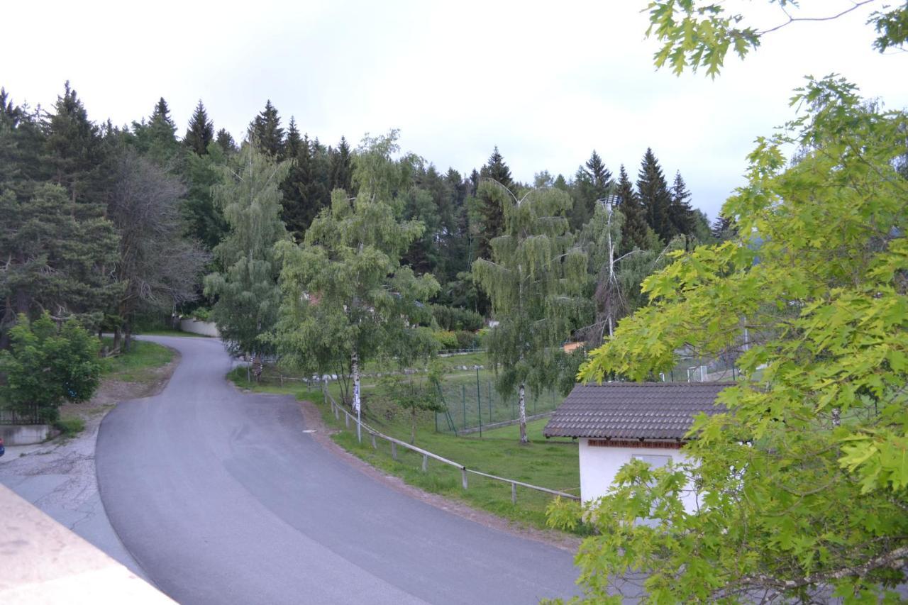 Zum Gruenen Baum 2*